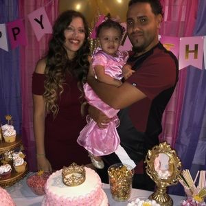 Meet your Posher, Onfri Gonzalez family